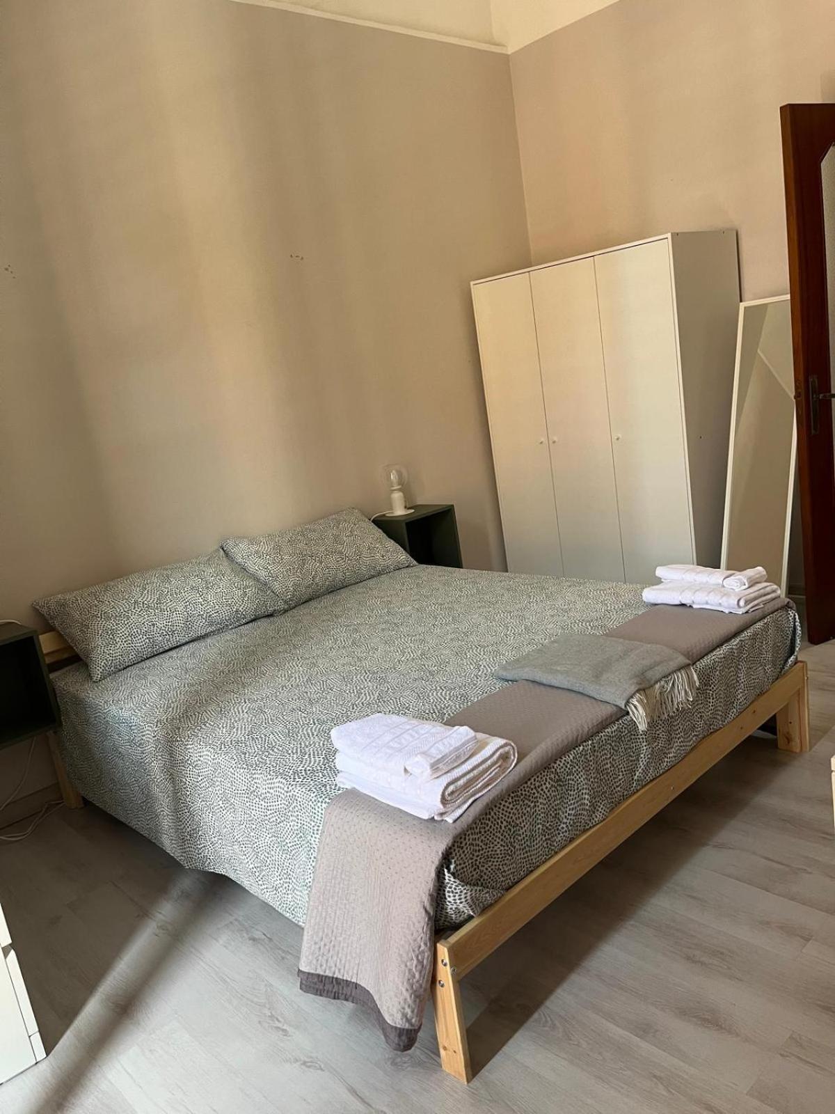 Bed & Breakfast La Sicula Atene House 200 Mt From Metro Giuffrida Catania