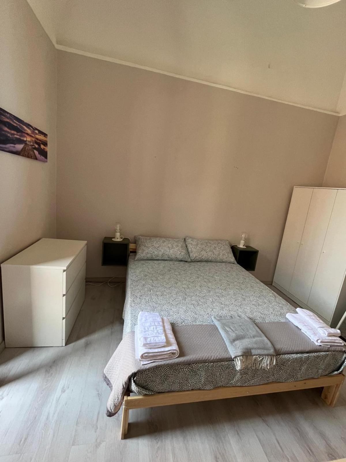 Bed & Breakfast La Sicula Atene House 200 Mt From Metro Giuffrida Aeroporto di Catania Fontana Rossa