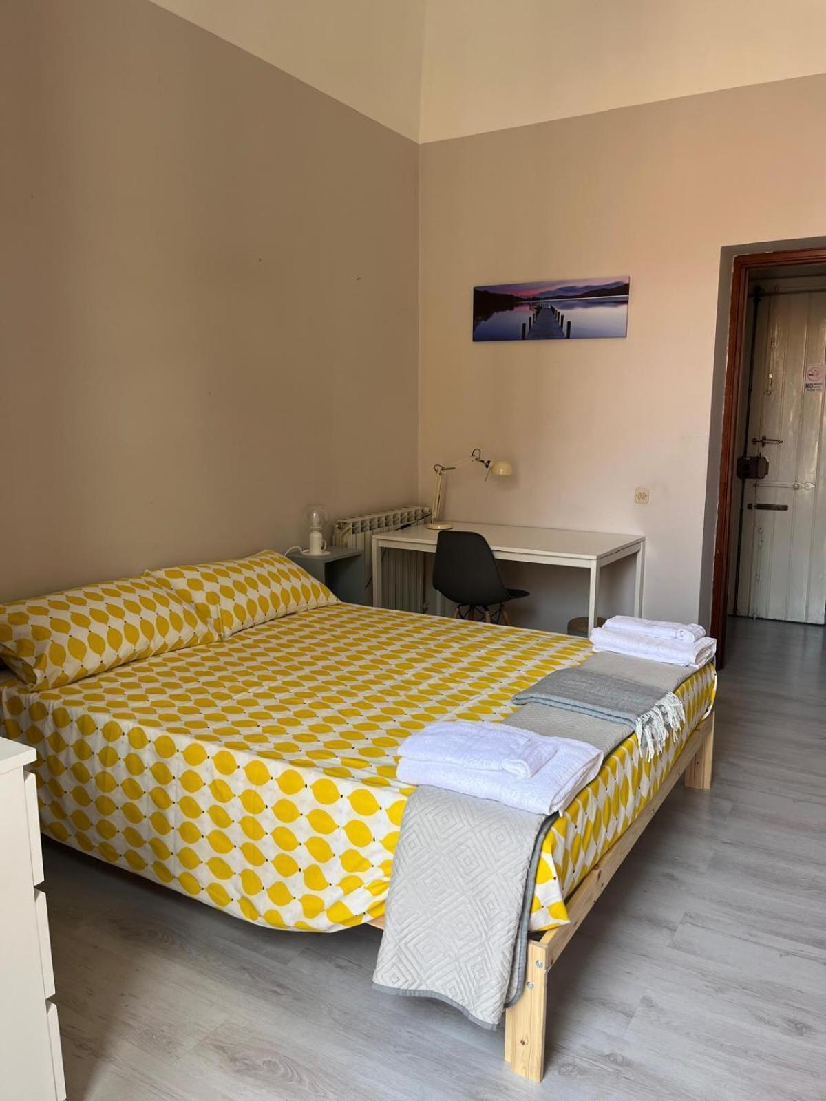 La Sicula Atene House 200 Mt From Metro Giuffrida Bed & Breakfast *