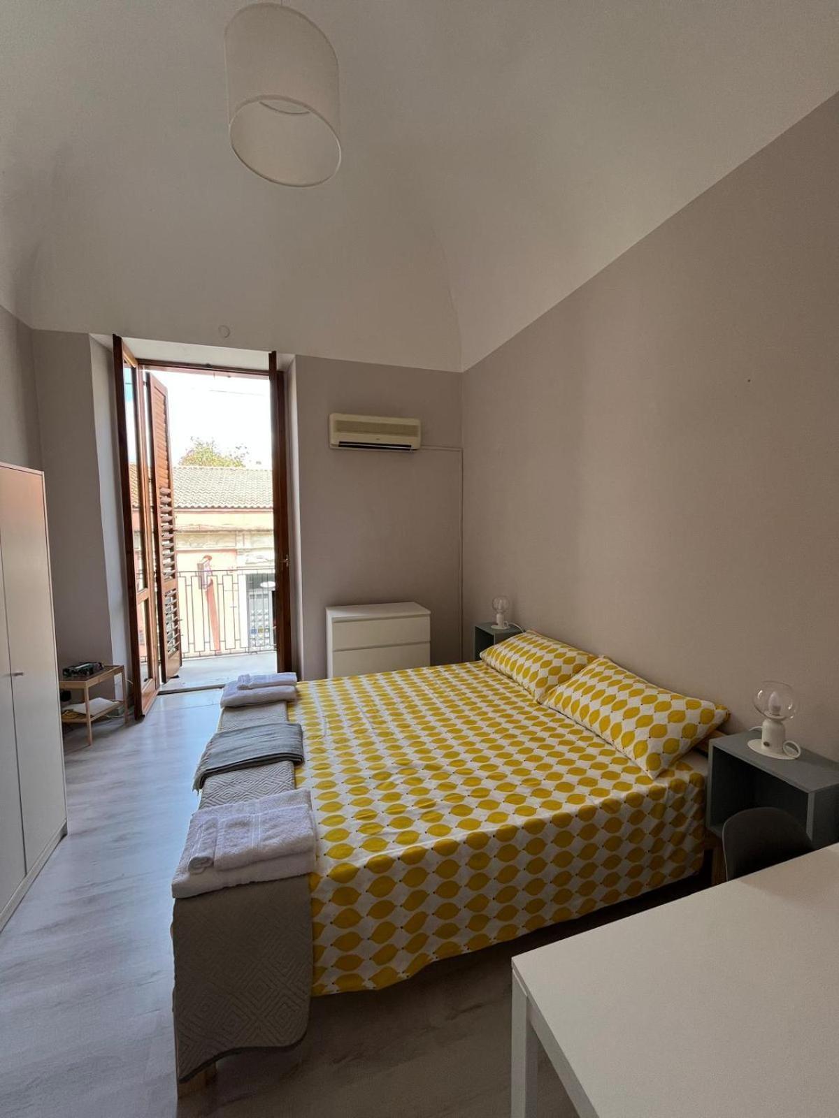 Bed & Breakfast La Sicula Atene House 200 Mt From Metro Giuffrida *