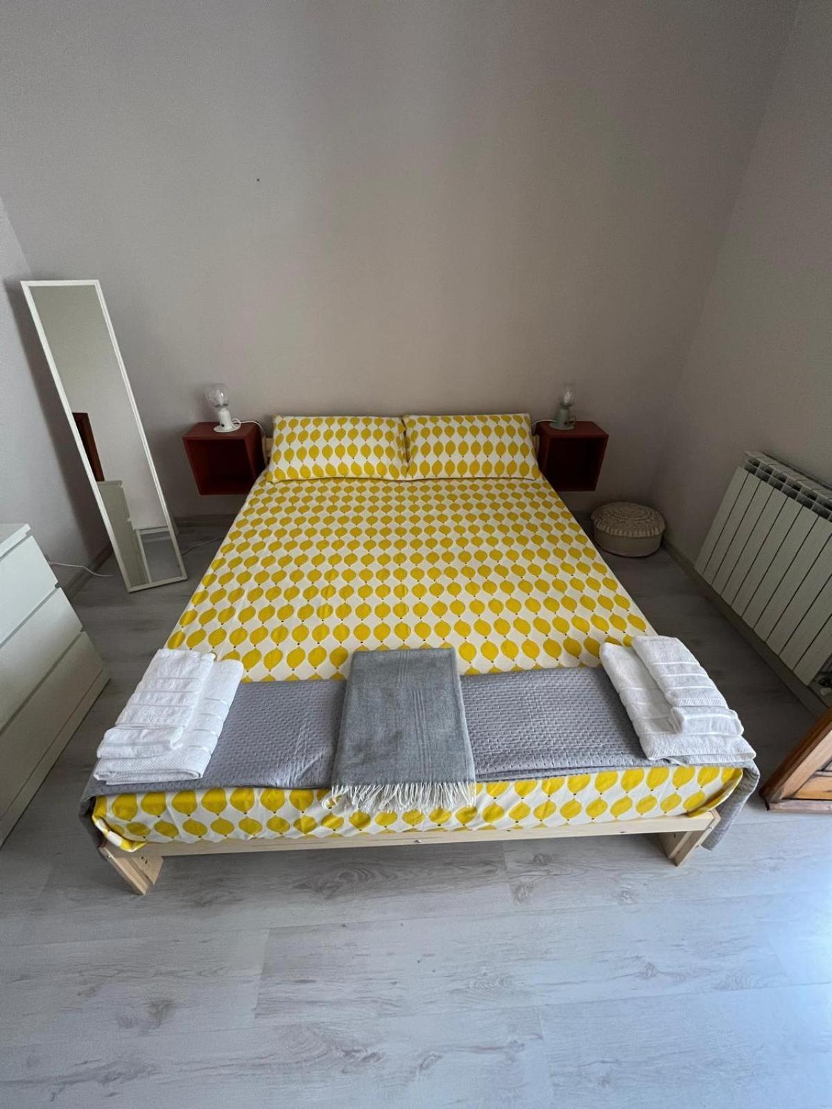 La Sicula Atene House 200 Mt From Metro Giuffrida Bed & Breakfast *