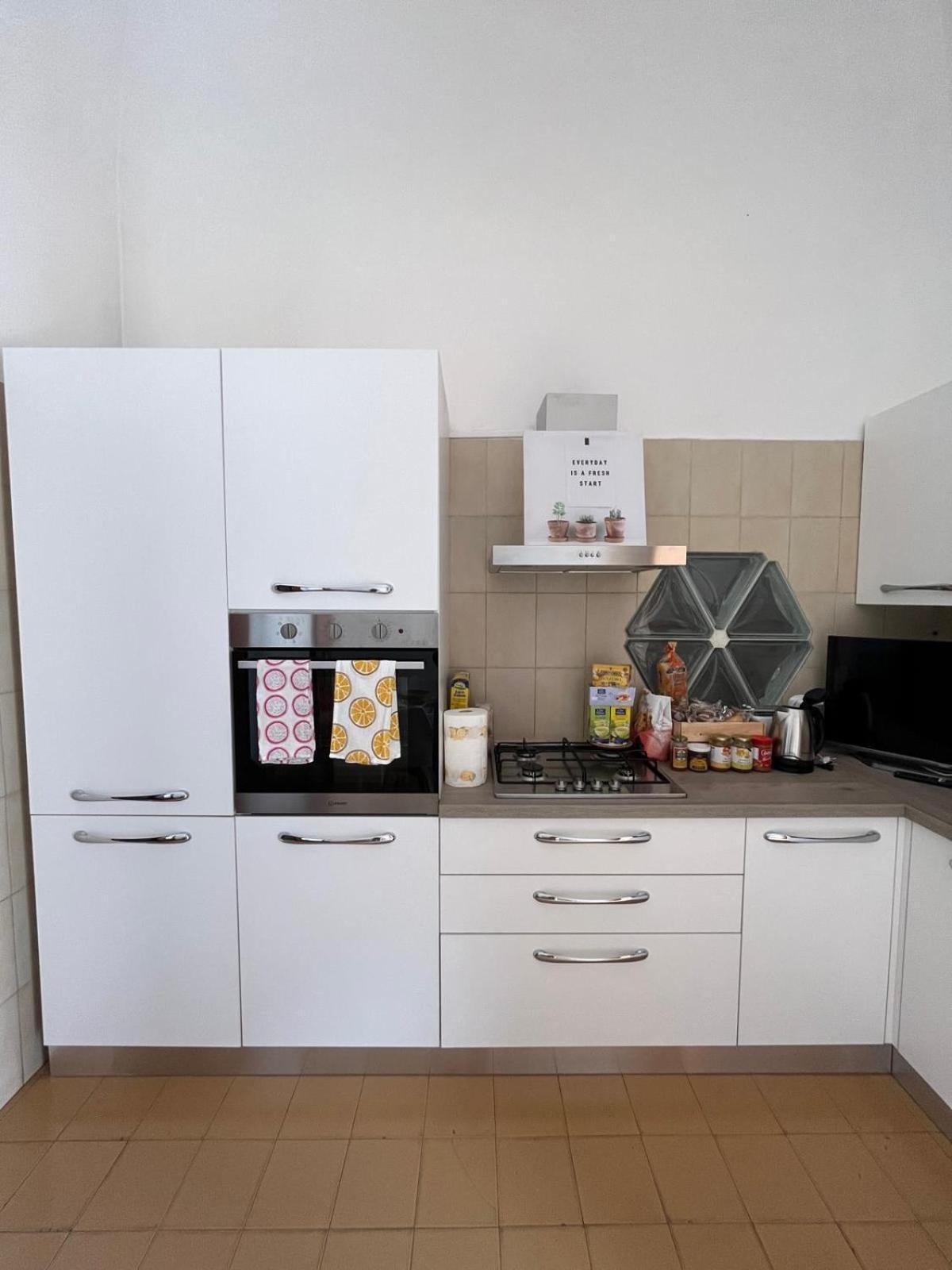 Bed & Breakfast La Sicula Atene House 200 Mt From Metro Giuffrida *
